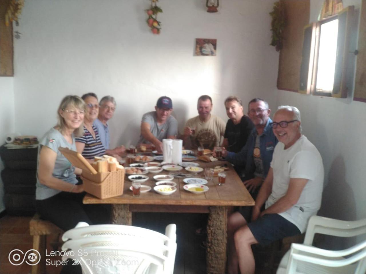 Maison D Hotes Tioute Chez Abdelmajid Bagian luar foto
